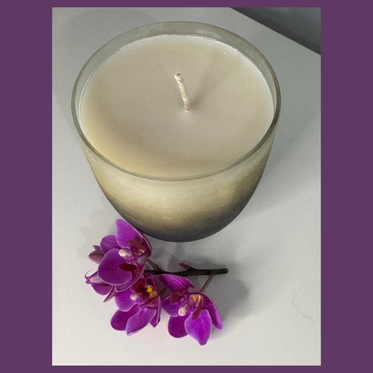 Hand-Poured Scented Natural Wax Candle made in Fairtrade Handmade Recycled Glass with a 40hr burn